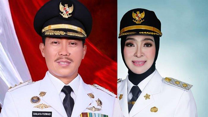 Mantan Bupati Cirebon, Sunjaya Purwadi Sastra (kiri), dan istrinya, Wahyu Tjiptaningsih Wakil Bupati Cirebon PAW 2019-2024