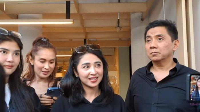 Dewi Perssik dan Kuasa Hukumnya Sandy Arifin