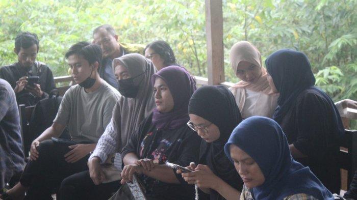 Diskusi Publik Hutan Rusak Bencana Datang, yang digelar SIEJ simpul Jambi, di Kota Jambi, Sabtu (1/6/2024)
