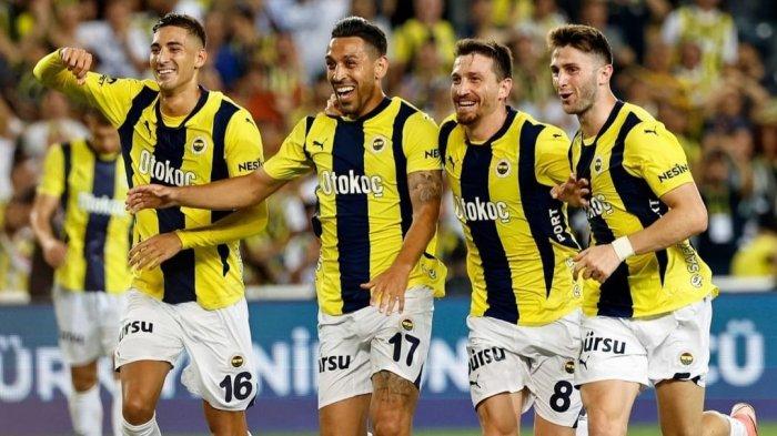 Fenerbahce akan menjamu Lille di Kualifikais Liga Champions malam ini.