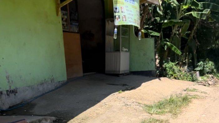 Foto bekas lapak narkoba dduga milik Helen, kini berubah jadi warung kopi dan mi instan. Tempat itu dulu pernah digerebek emak-emak yang resah aktivitas narkoba.