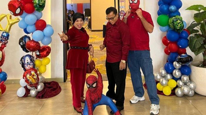Di ulang tahun ke-4 Gala Sky Ardiansyah, Dewi Zuhriati kenang perjuangan mendiang Vanessa Angel dan Bibi Ardiansyah.