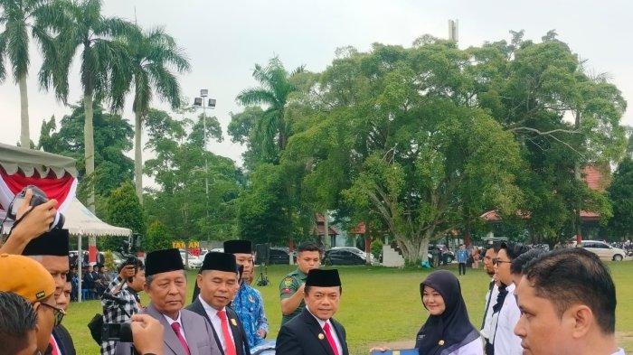 Gubernur Jambi Al Haris Serahkan 1.860 SK PPPK Hasil Seleksi 2023