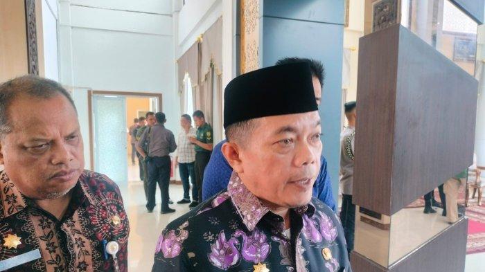 Gubernur Jambi, Al Haris, menilai ada miskomunikasi antar penjaga piket di ruang IGD Rumah Sakit Umum Daerah (RSUD) Raden Mattaher Jambi
