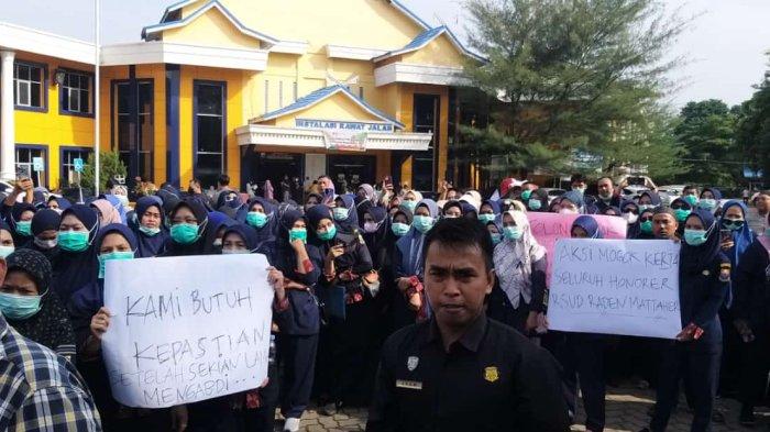Honorer RSUD Raden Mattaher Jambi Tutut Penyetaraan Honorer BLUD sama dengan Honorer APBD
