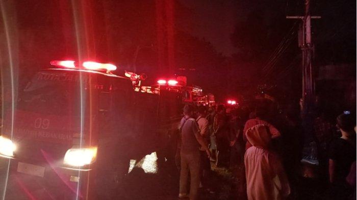 Jalan di Kawasan Mayang Ujung Kota Jambi Lumpuh Total karena Kebakaran