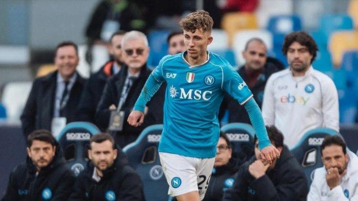 Jesper Lindstrom di Napoli