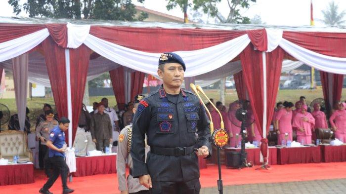Kapolda Jambi Irjen Pol Rusdi Hartono bertindak sebagai inspektur upacara.