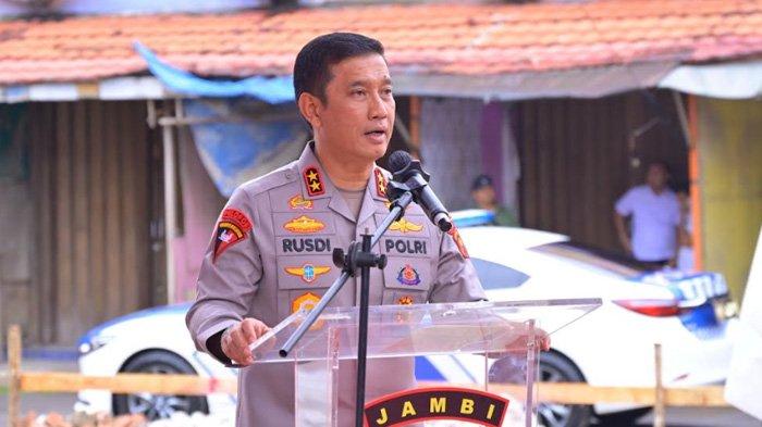 MUTASI - Kapolda Jambi, Irjen Pol Rusdi Hartono Kapolda Sulawesi Selatan (Sulsel). Jabatan Kapolda Jambi diisi Irjen Pol Krisno Halomoan Siregar, yang sebelumnya menjabat sebagai Gubernur Akpol.  