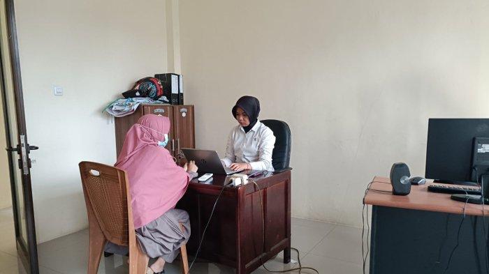 Korban S saat dimintai keterangan di Polres Tebo.