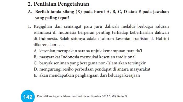 Gambar soal untuk kunci jawaban Pendidikan Agama Islam dan Budi Pekerti (PAI) Kelas 10 SMA/SMK Kurikulum Merdeka bagian A. Penilaian Pengetahuan 10 soal Pilihan Ganda (Pilgan) BAB 5 Meneladani Peran Ulama Penyebar Ajaran Islam di Indonesia halaman 142-145.