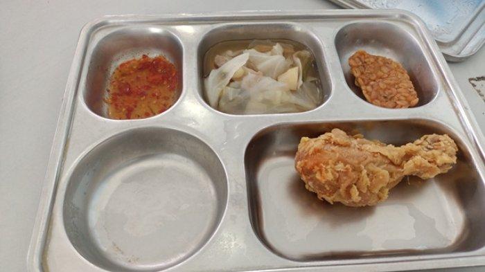 Menu makanan yang disediakan vendor penyedia makanan (catering) di SMA TT