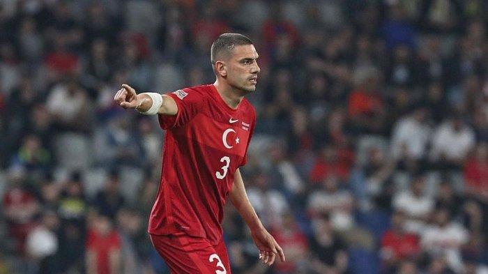 Merih Demiral,gelandang Atalanta saat tampil untuk timnas Turki