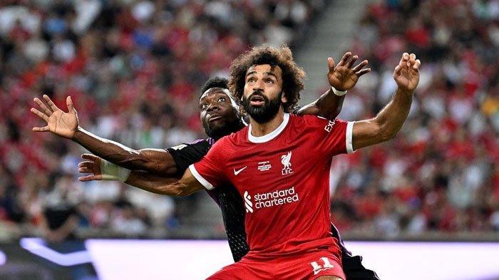 Mohamed Salah dalam pertandingan membela Liverpool. Kini Mo Salah digoda dengan tawaran sangat menggiurkan supaya mau pindah ke Liga Arab Saudi, bergabung ke Al-Ittihad.
