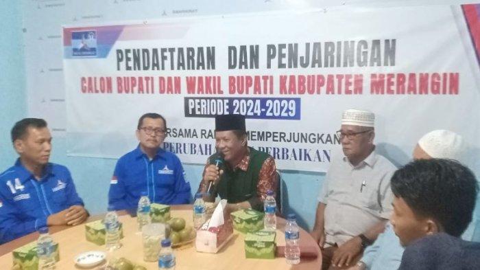 Nalim Kembalikan Formulir Penjaringan Calon ke Partai PKB dan Partai Demokrat Merangin