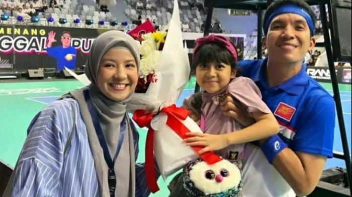 Natasha Rizky nonton Desta Tanding Badminton
