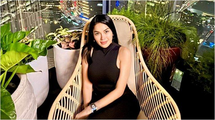 Nikita Mirzani bahkan mengaku sampai trauma dengan sikap Rizky Irmansyah saat masih berpacaran.