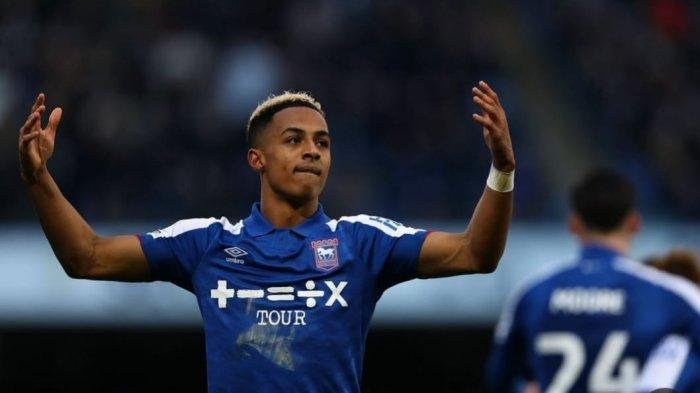 Omari Hutchinson di Ipwich Town