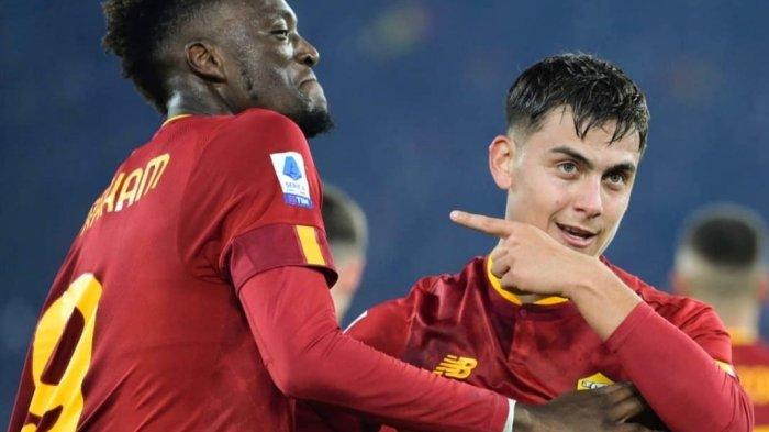 Paulo Dybala dan Tammy Abrahm di laga AS Roma Vs Fiorentina di Serie A Italia pada Minggu (16/1/2023) malam.