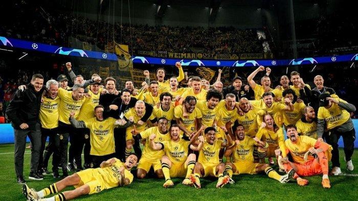 Pemain Borussia Dortmund selebrasi