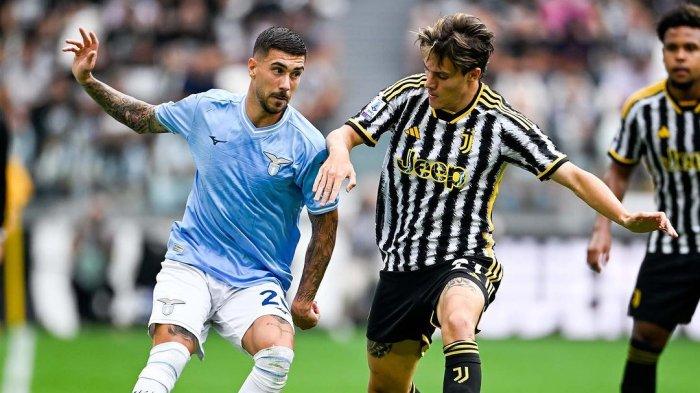 Pemain Lazio, Alessio Romagnoli dan gelandang Juventus, Nicolo Fagioli