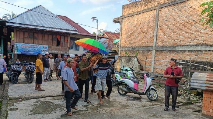 Penemuan mayat laki-laki di bantaran Sungai Batang Tebo, Dusun Sungai Mancur atau Seberang dusun Empelu, Kecamatan Tanah Sepenggal Lintas, Bungo akhirnya diketahui identitasnya.