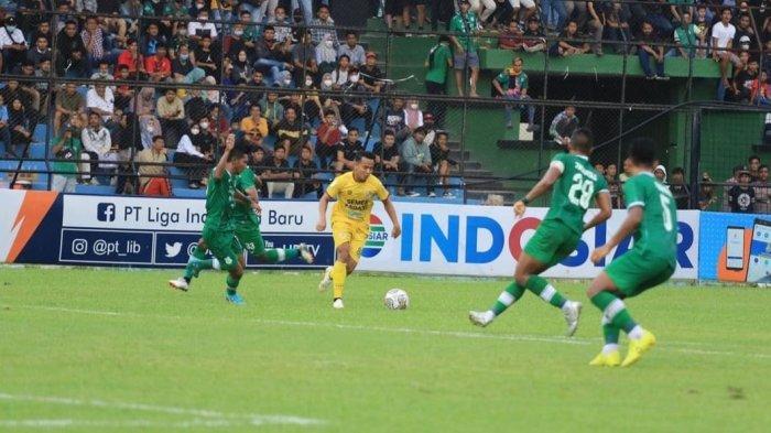 Eks penyerang Semen Padang FC Putra Chaniago yang bergabung ke PSMS Medan