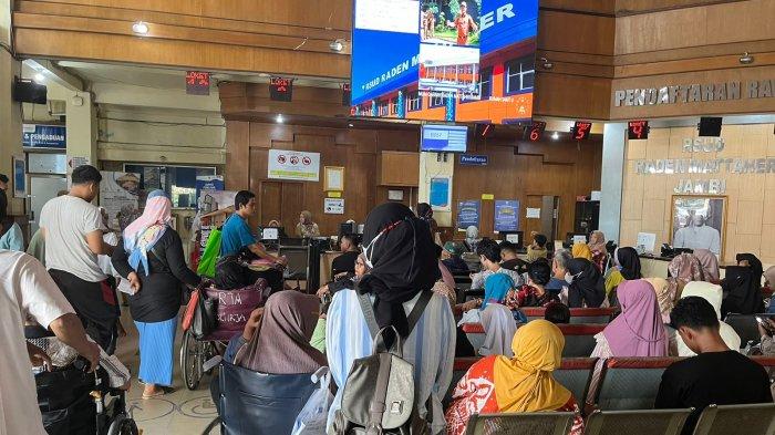 RSUD Raden Mattaher Jambi Membeludak Akibat Honorer Medis dan Non Medis Aksi