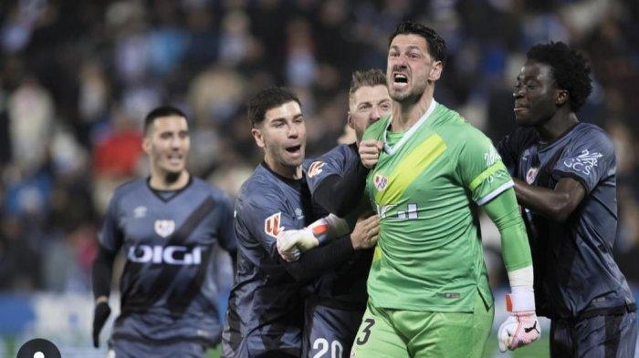 LA LIGA SPANYOL - Para pemain Rayo Vallecano sedang melakukan selebrasi. Rayo Vallecano akan menjamu Real Valladolida dalam pertandingan La Liga Spanyol malam ini, Sabtu (8/2/2025) dini hari. (Foto ini diambil dari Instagram klub Rayo Vallecano pada Jumat (7/2/2025).