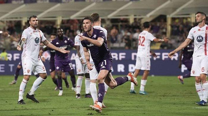 Robin Gosens debut dan mencetak gol untuk Fiorentina