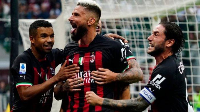 Selebrasi Pemain AC Milan usai cetak gol ke Gawang Inter Milan dalam laga Derby della Madonnina di Serie A Italia, Sabtu (3/9/2022) malam. Rossonerri menang dengan skor 3-2 berkat 2 gol dari Rafael Leao dan Olivier Giroud.