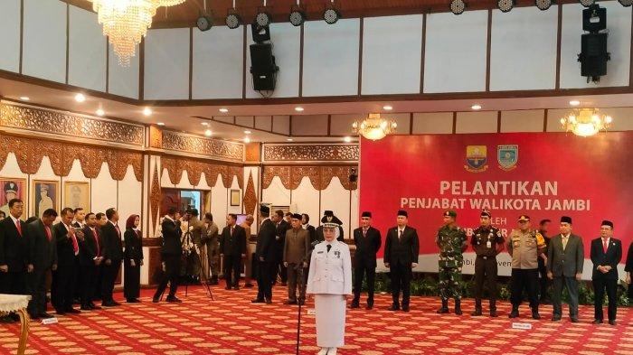 Al Haris, Gubernur Jambi dijadwalkan melantik Sri Purwaningsih sebagai Pj Wali Kota Jambi, Senin (7/11/2023).