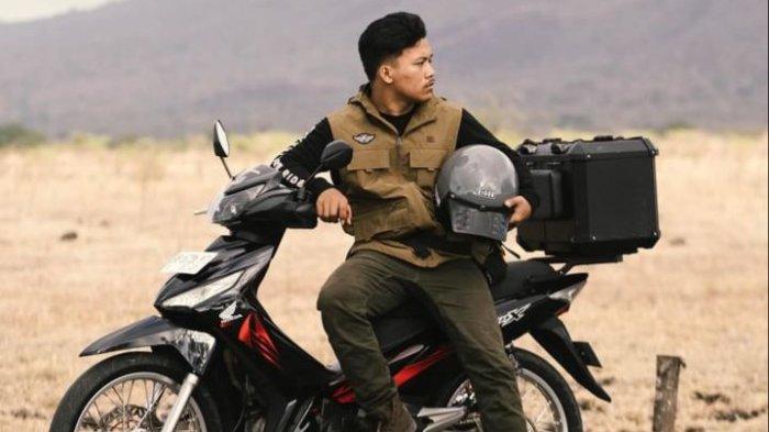 Diki, pemuda Jambi ke Lombok naik motor Supra.