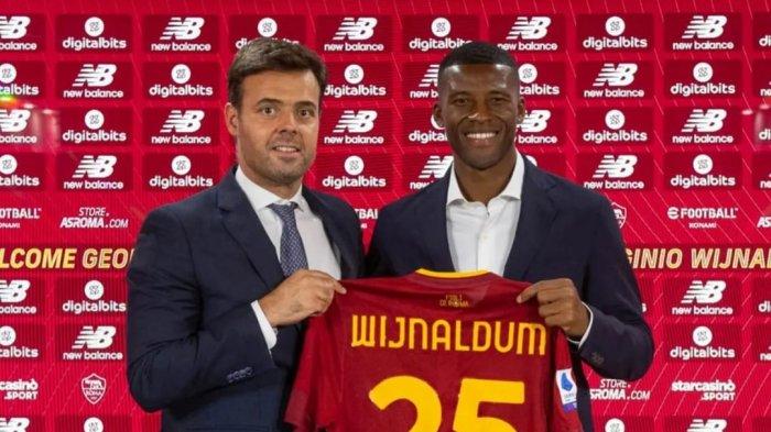 Georginio Wijnaldum diperkenalkan di AS Roma setelah menyelesaikan kepindahannya dari PSG