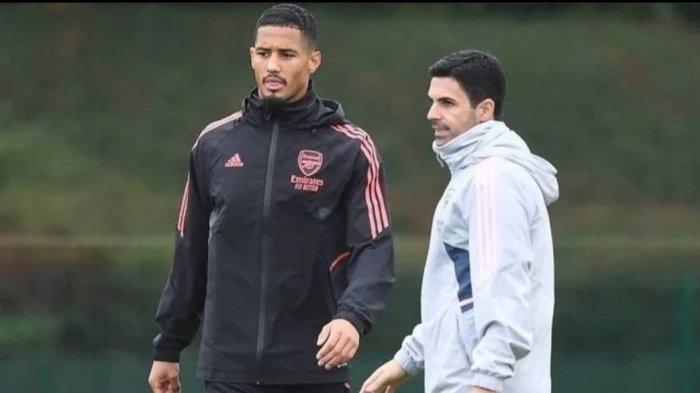 William Saliba dan Mikel Arteta di Arsenal