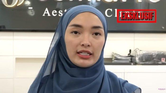 Zaskia Gotik mantap berhijab setelah pulang umroh