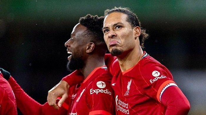 Bek Liverpool Virgil van Dijk telah mengungkapkan apa pun bisa terjadi dalam perburuan gelar setelah The Reds tertinggal enam poin di belakang Manchester City.