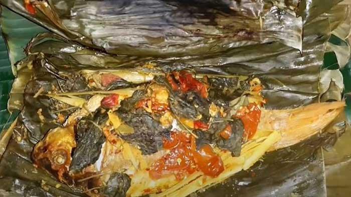 Cara membuat pepes ikan mas