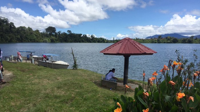 DANAU PAUH - Danau Pauh di kaki Gunung Masurai, Kabupaten Merangin, Provinsi Jambi.