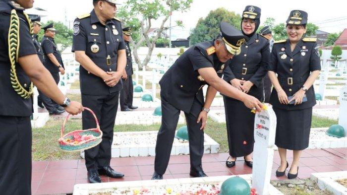 Rayakan Hari Pengayoman Tahun 2024, Jajaran Kanwil Kemenkumham Jambi Gelar Ziarah di Makam Pahlawan
