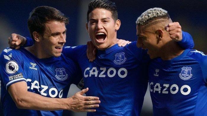 James Rodriguez (tengah) merayakan golnya untuk Everton ke gawang West Bromwich Albion di Liga Inggris, 19 September 2020.