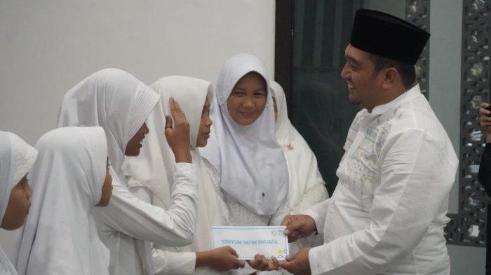 YBM PLN UP3 Jambi Berikan Santunan Anak Yatim di Kota Jambi Dalam Rangka Tasyakuran Milad 18 YBM PLN