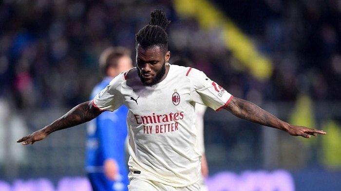 Menurut sebuah laporan, Barcelona telah memulai negosiasi untuk kesepakatan untuk menandatangani gelandang AC Milan Franck Kessie.