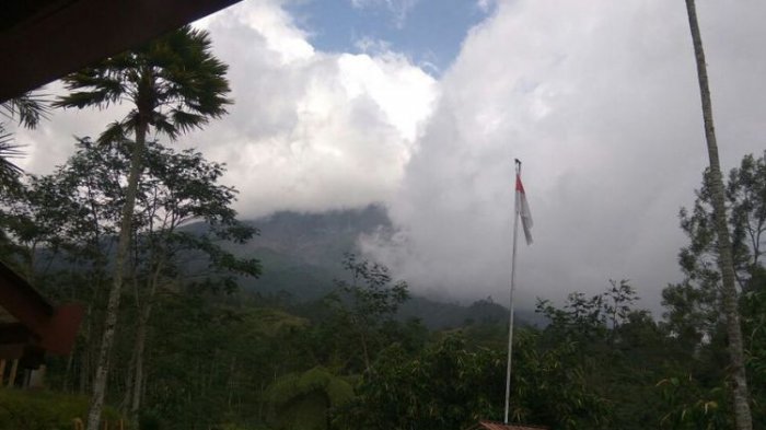 2 Menit Gunung Merapi Meletus, Ketinggian Kolom Capai 6.000 Meter ...