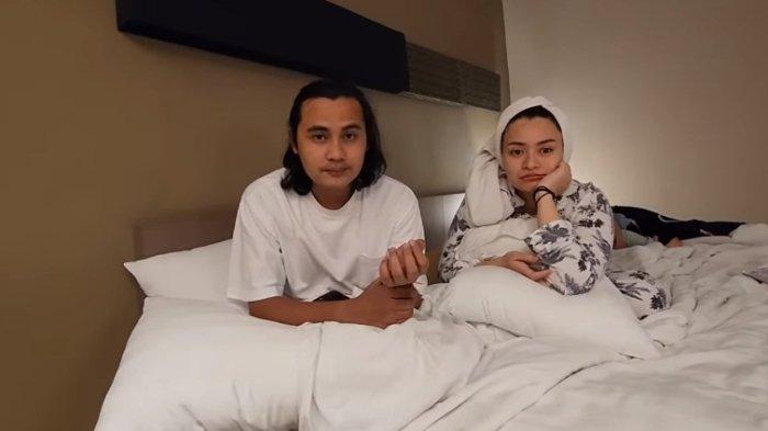 nathalie Holscher Sekamar dengan Yogi Ilham