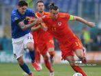 pemain-depan-wales-gareth-bale-kanan-ditandai-oleh-bek-italia-alessandro-bastoni.jpg