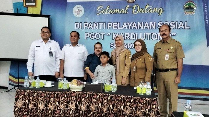 PEMINDAHAN CHEN-CHEN - Rudenim Semarang memindahkan Magdalena alias Chen-chen untuk tinggal di Panti Pelayanan Sosial PGOT Mardi Utomo Semarang, Senin (26/5/2025). Dinsos Kota Semarang juga akan membantu mencarikan sekolah terdekat untuk Ijal, anak Chen-chen.