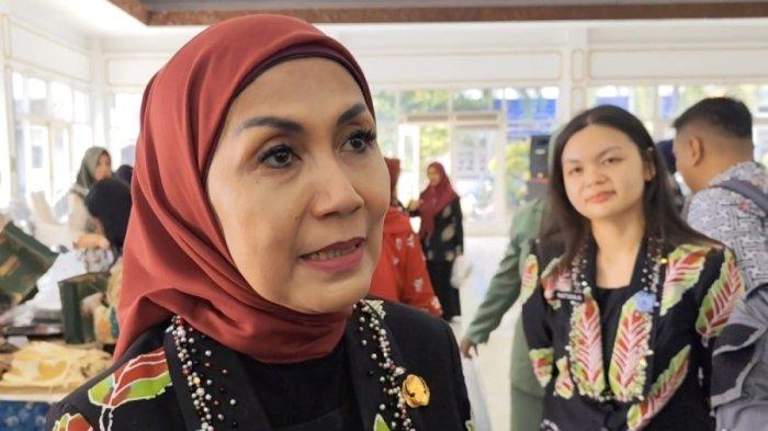 SERUKAN PENEGAKAN HUKUM - Bupati Kendal, Dyah Kartika Permanasari menyerukan penegakan hukum terhadap Kades Kertosari Wahyudi yang menjadi tersangka dalam kasus korupsi dana desa Rp530 juta. Dia meminta seluruh Kades di wilayahnya bisa lebih berhati-hati dalam mengelola keuangan desa.