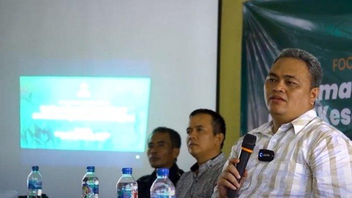 GAGAL SPMB: Wakil Ketua DPRD Jawa Tengah Sarif Abdillah (kanan). Sarif meminta Pemerintah Provinsi Jawa Tengah dan kabupaten/kota untuk terus mengawal siswa atau anak dari keluarga tidak mampu yang gagal dalam proses seleksi penerimaan murid baru (SPMB) di sekolah negeri. (Dok)