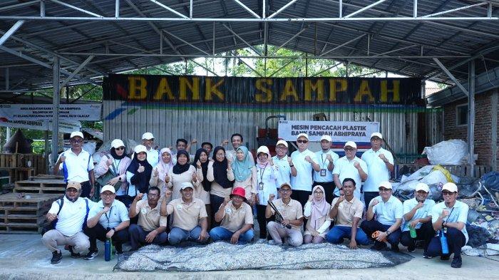 PENANGANAN SAMPAH: Bank Sampah Binaan Kilang Cilacap Ini Hadirkan Solusi Penanganan Sampah di wilayah Terpisah Perkotaan. Ini menjadi jawaban atas permasalahan penanganan sampah di kelurahan yang terpisah dari Kota Cilacap oleh perairan Segara Anakan. (Dok/Pertamina Kilang Cilacap)